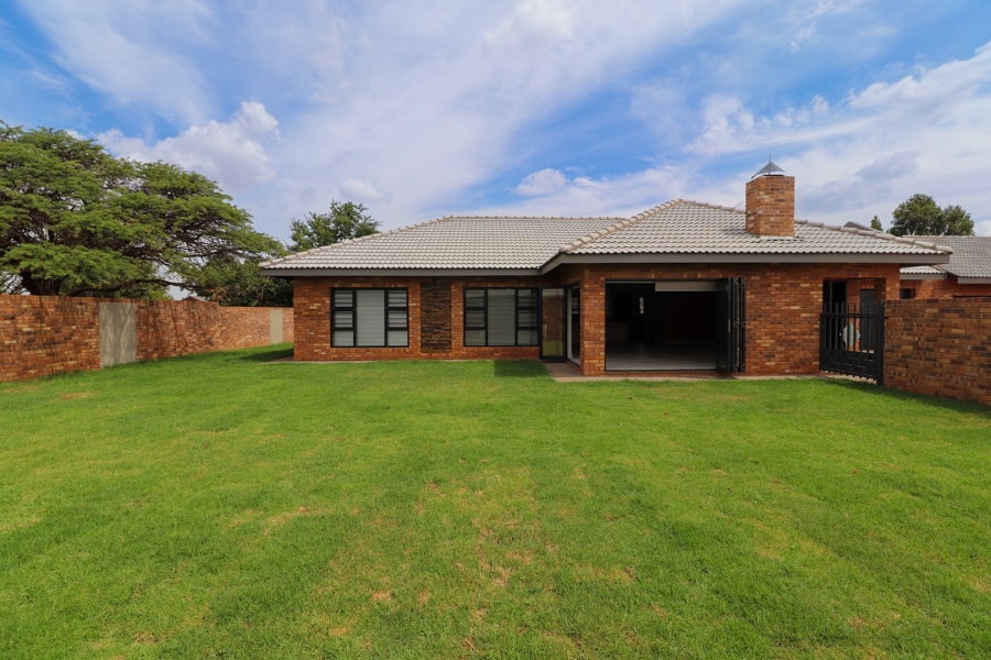 3 Bedroom Property for Sale in Flamwood North West